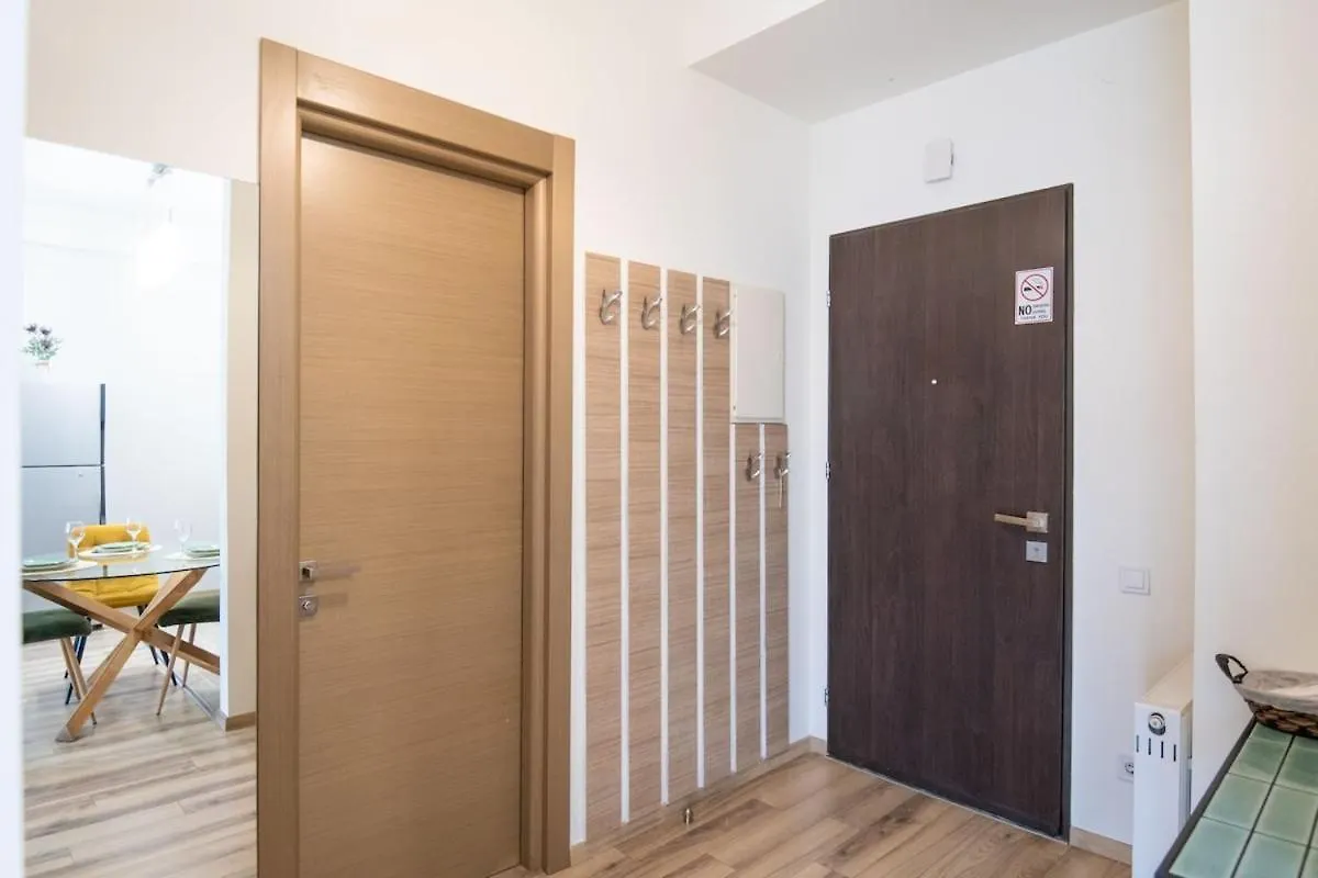טביליסי Gg Home -Stylish 1Br Apartment With Wonderful View גאורגיה